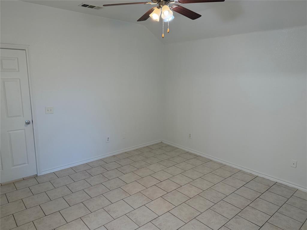 5500 David Strickland Road Fort Worth, TX 76119 - Photo 16 of 25