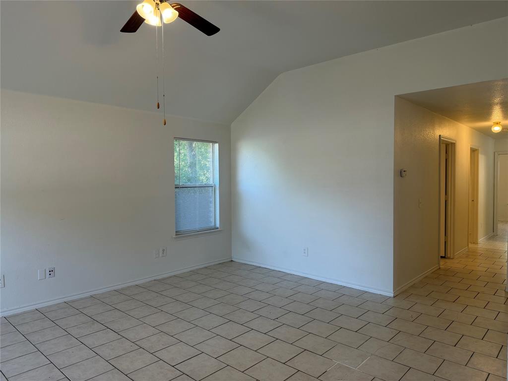 5500 David Strickland Road Fort Worth, TX 76119 - Photo 3 of 25