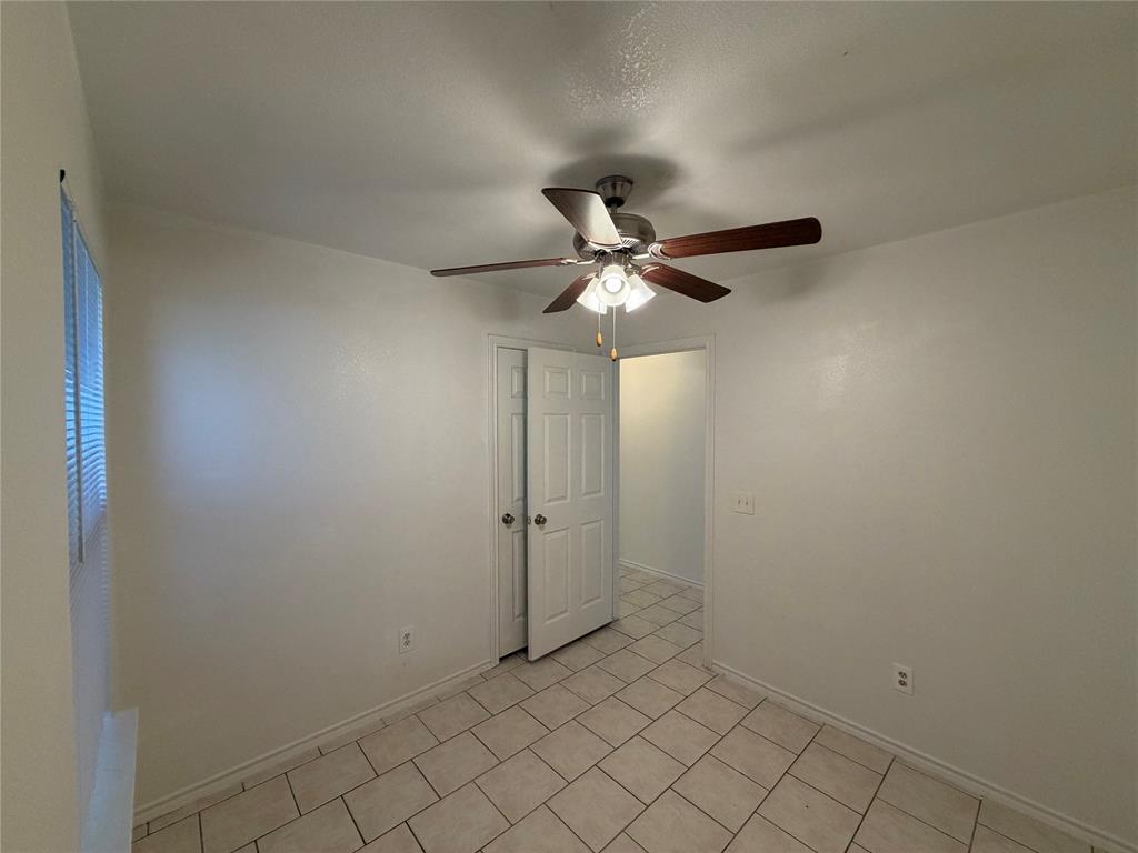 5500 David Strickland Road Fort Worth, TX 76119 - Photo 9 of 25