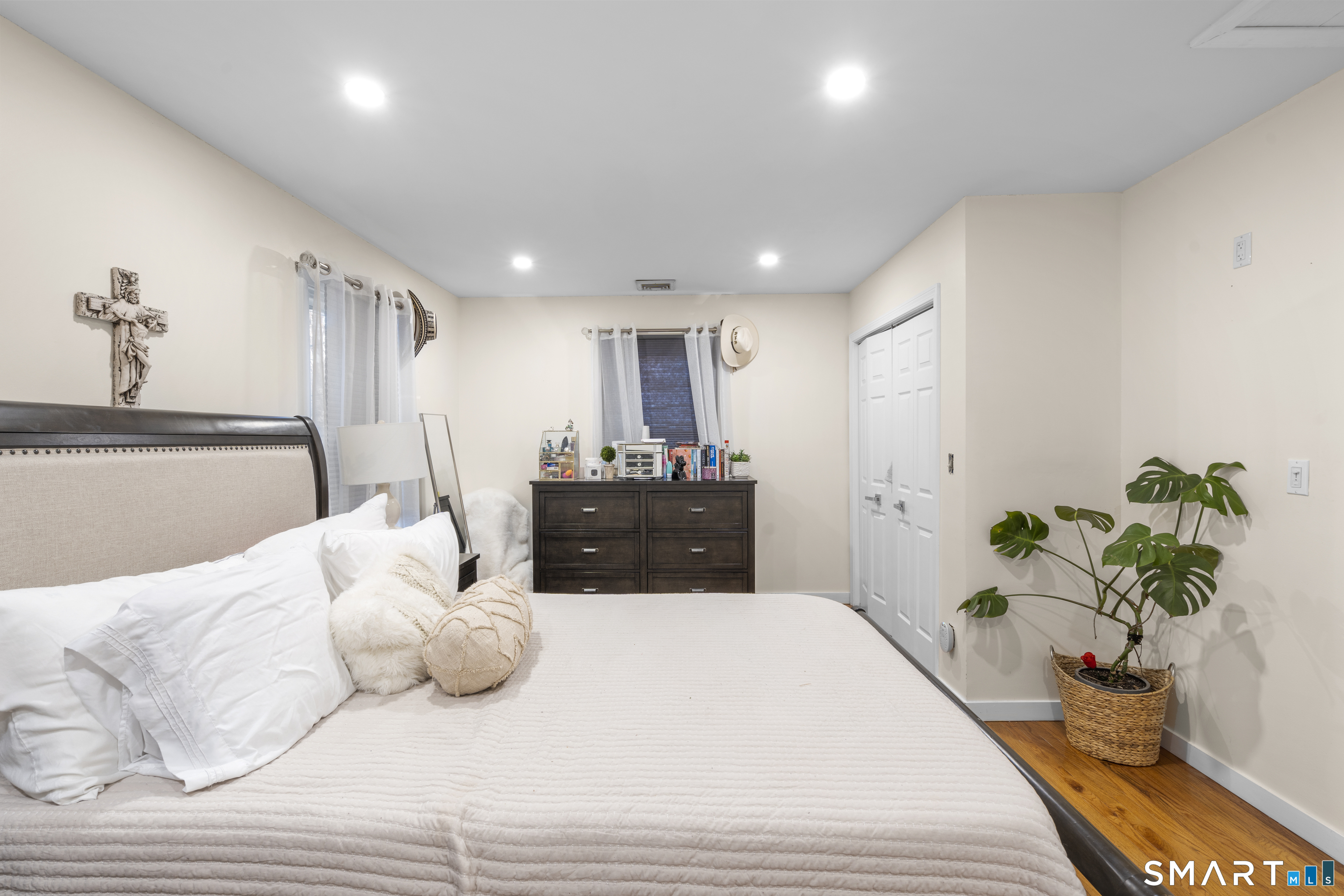 102 Forest St Extension East Haven, CT 06512 - Photo 16 of 23