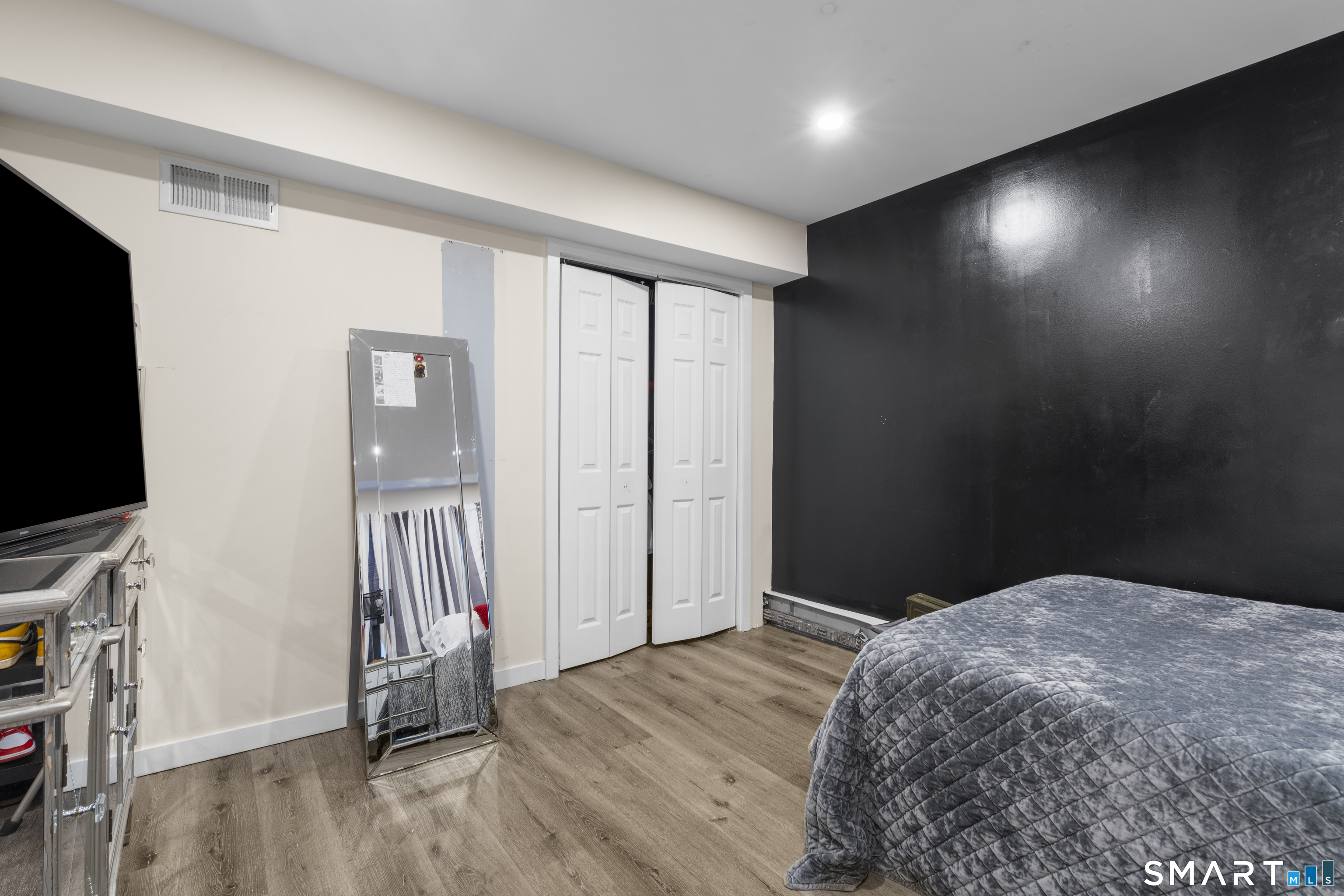 102 Forest St Extension East Haven, CT 06512 - Photo 18 of 23