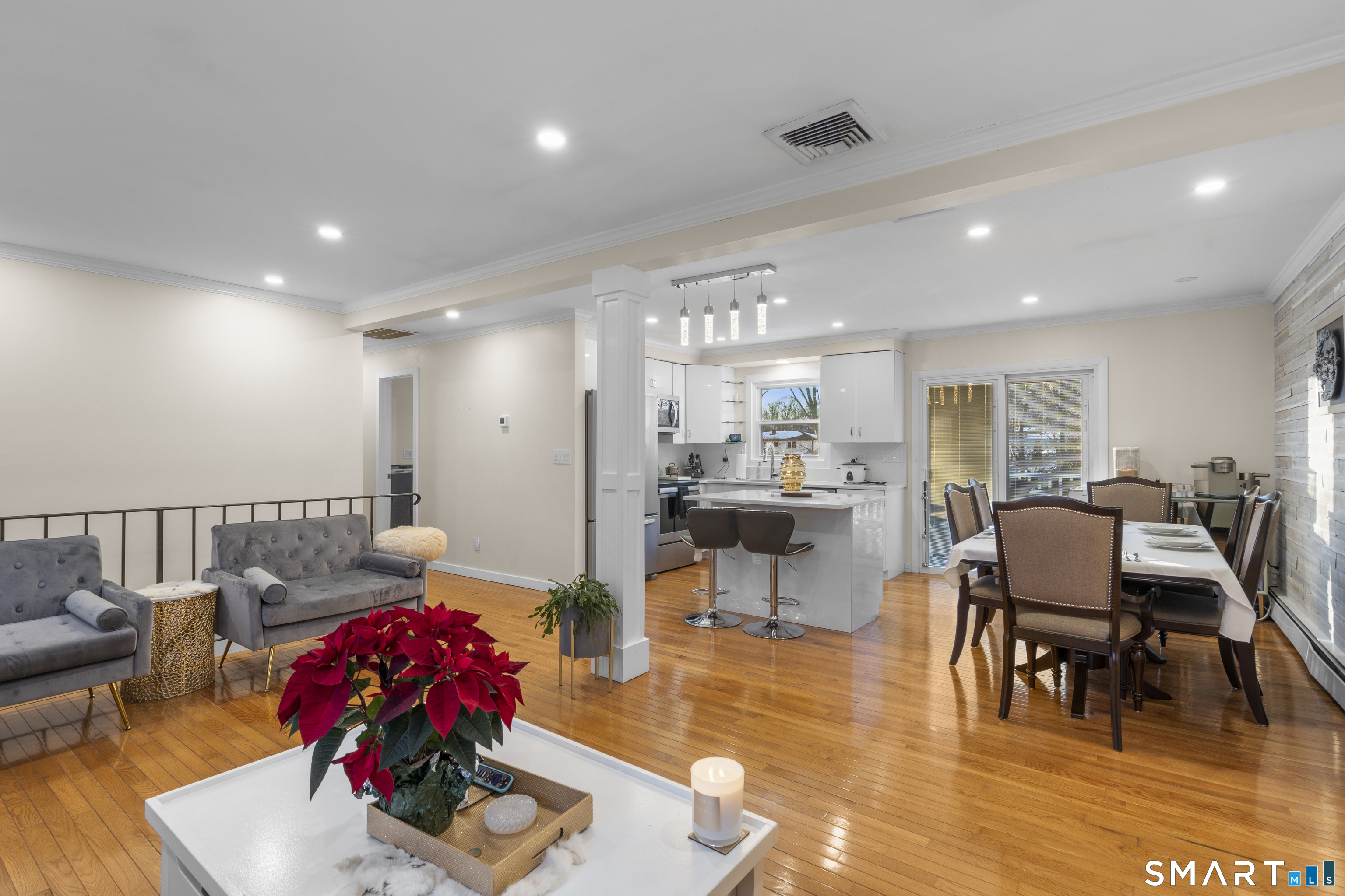 102 Forest St Extension East Haven, CT 06512 - Photo 5 of 23