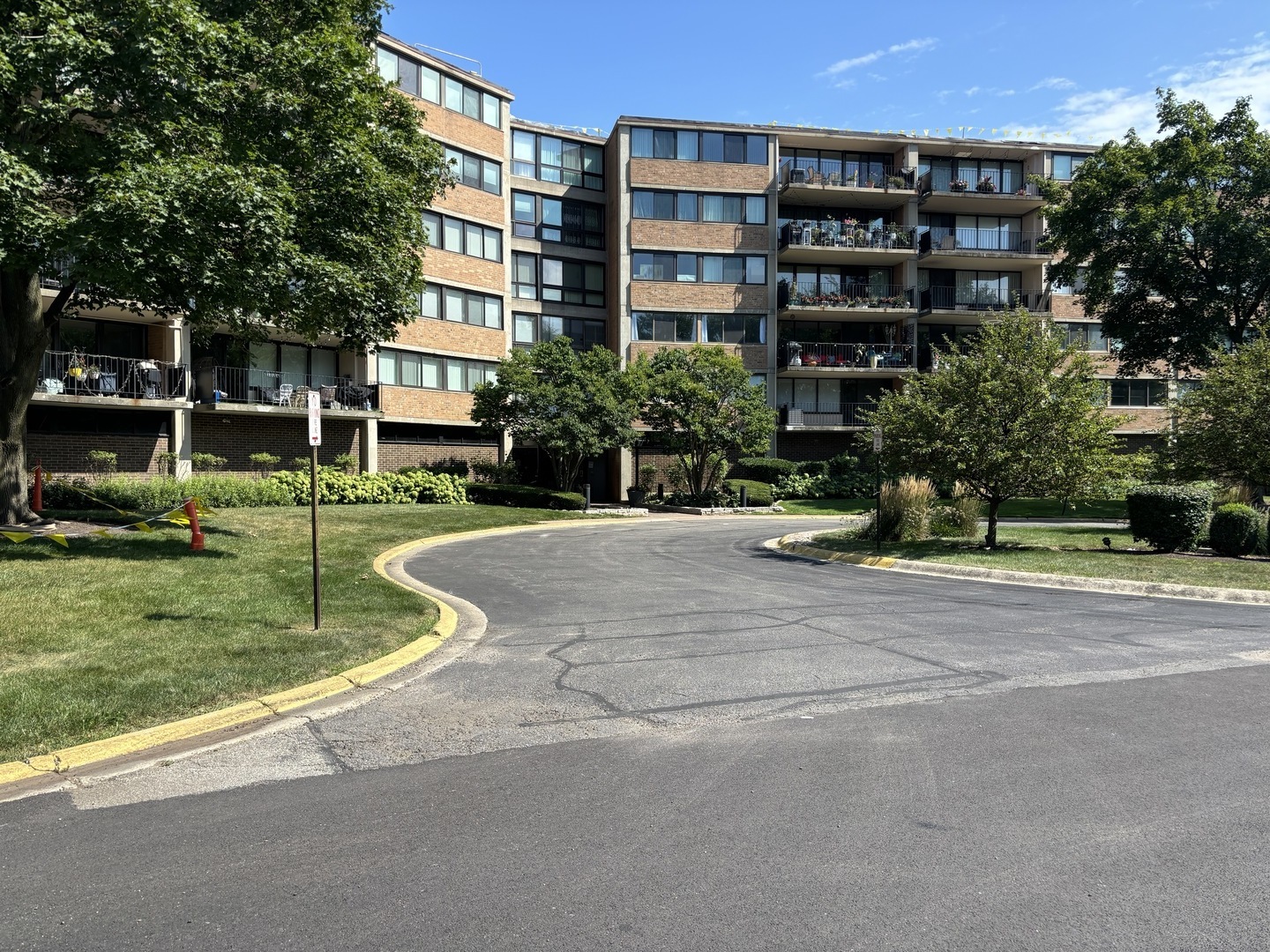 101 Bar Harbour Road, Unit 2L Schaumburg, IL 60193 - Photo 1 of 41 Gallery Image 1