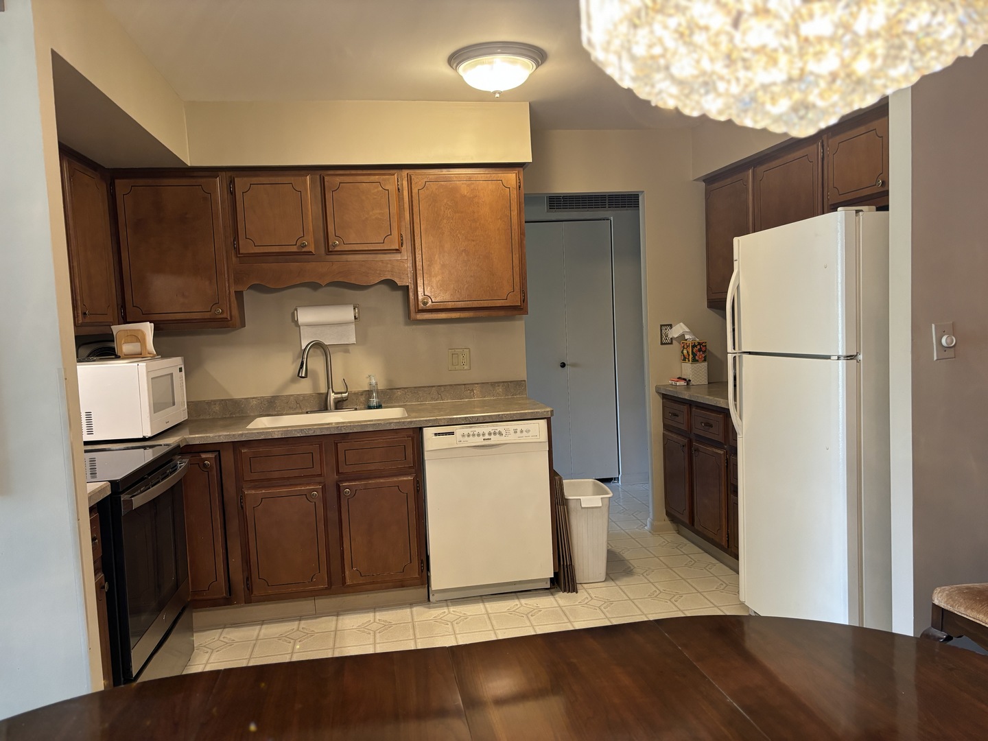 101 Bar Harbour Road, Unit 2L Schaumburg, IL 60193 - Photo 18 of 41 Gallery Image 18