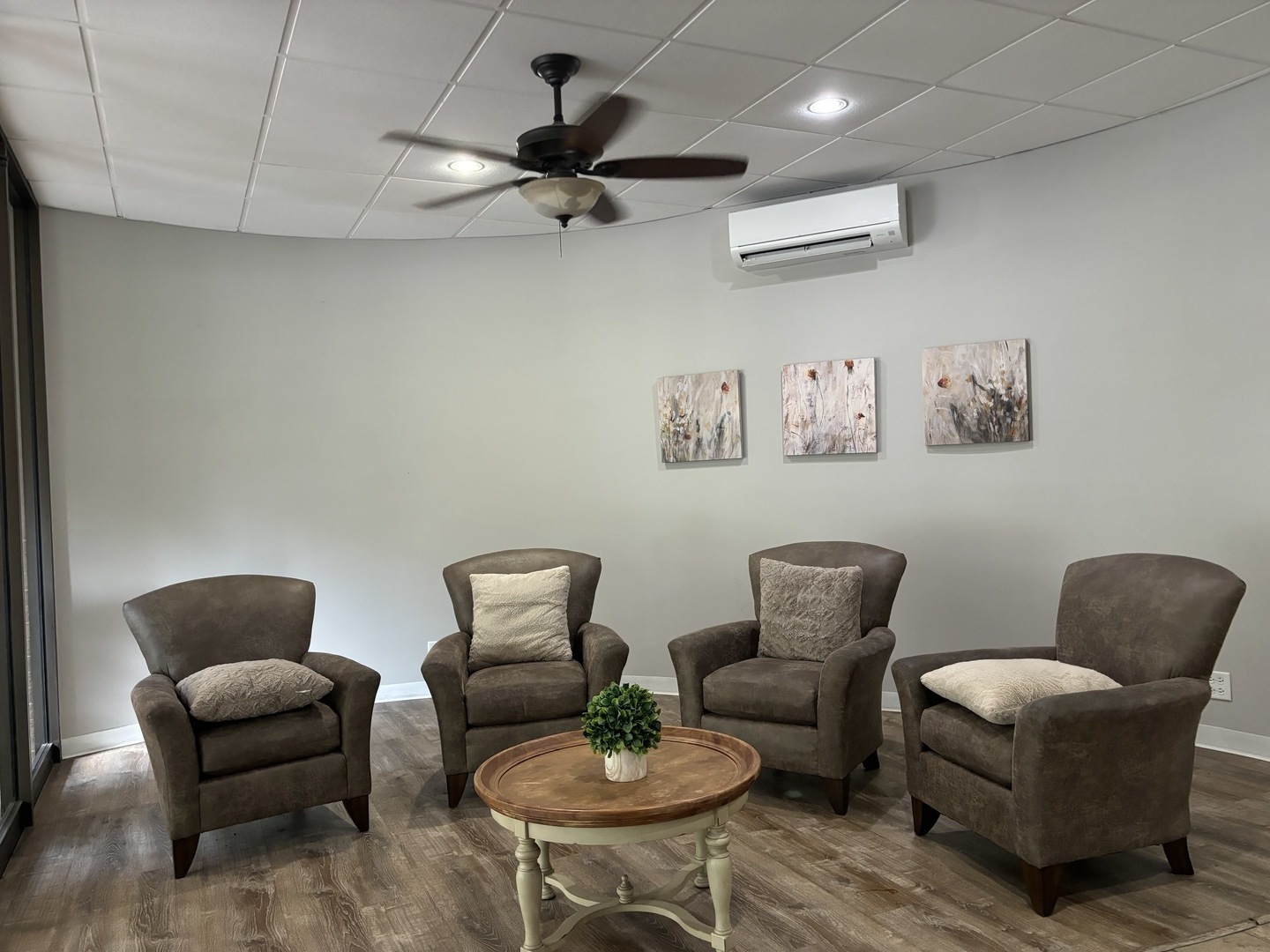 101 Bar Harbour Road, Unit 2L Schaumburg, IL 60193 - Photo 6 of 41 Gallery Image 6