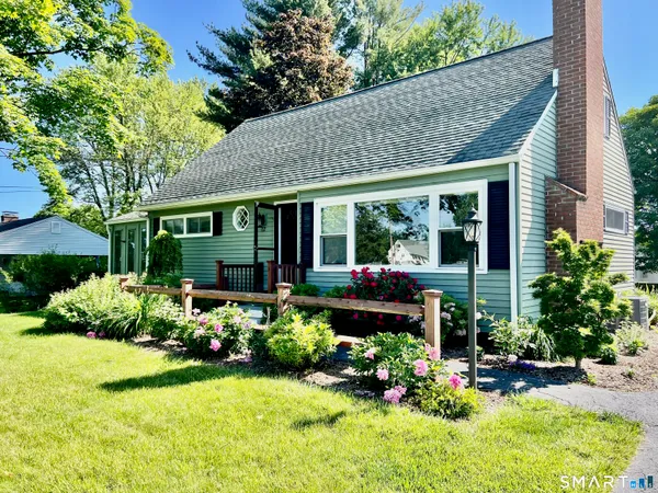 $399,000 | 12 Lewis Street, Simsbury, CT 06081