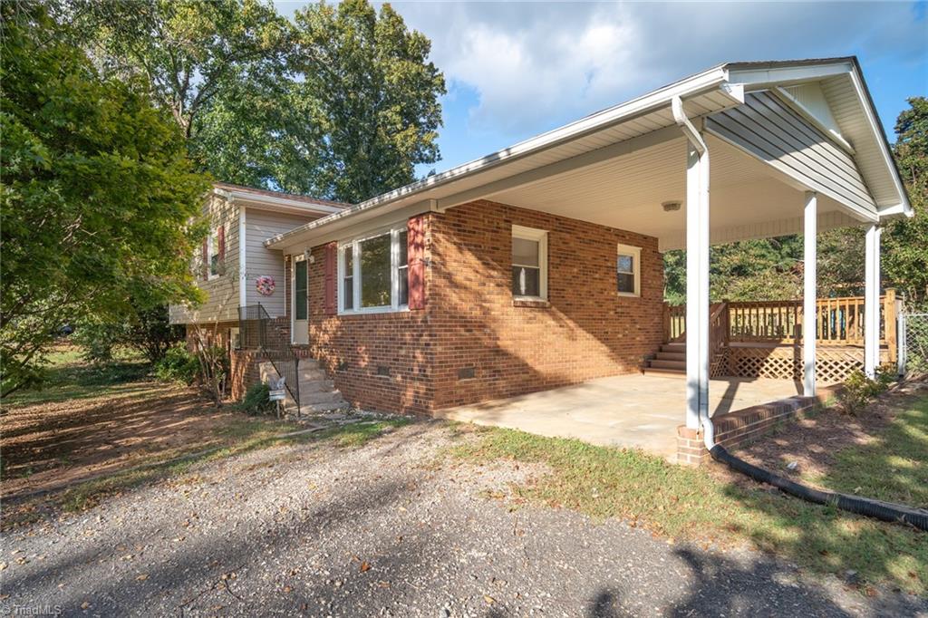 813 Robinhood Road Reidsville, NC 27320 - Photo 3 of 32 Gallery Image 3