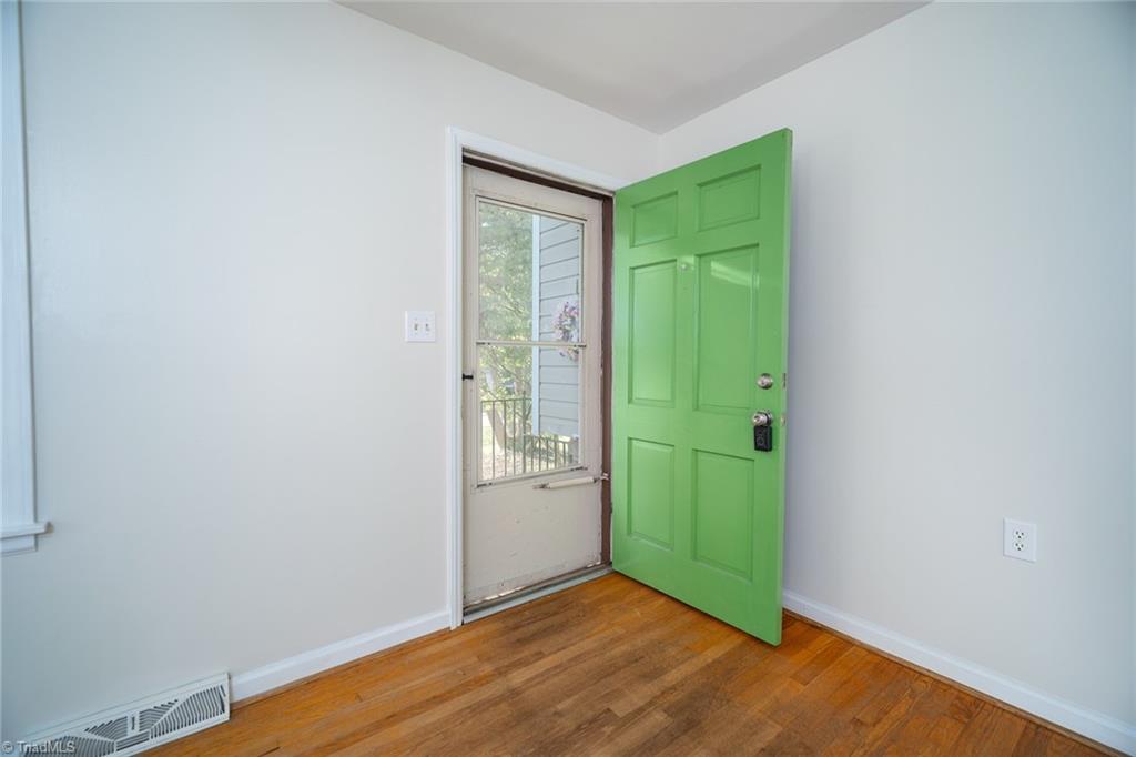 813 Robinhood Road Reidsville, NC 27320 - Photo 4 of 32 Gallery Image 4