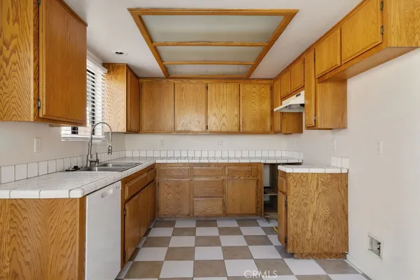 $1,295,000 | 304 South Minnesota Avenue, Glendora, CA 91741