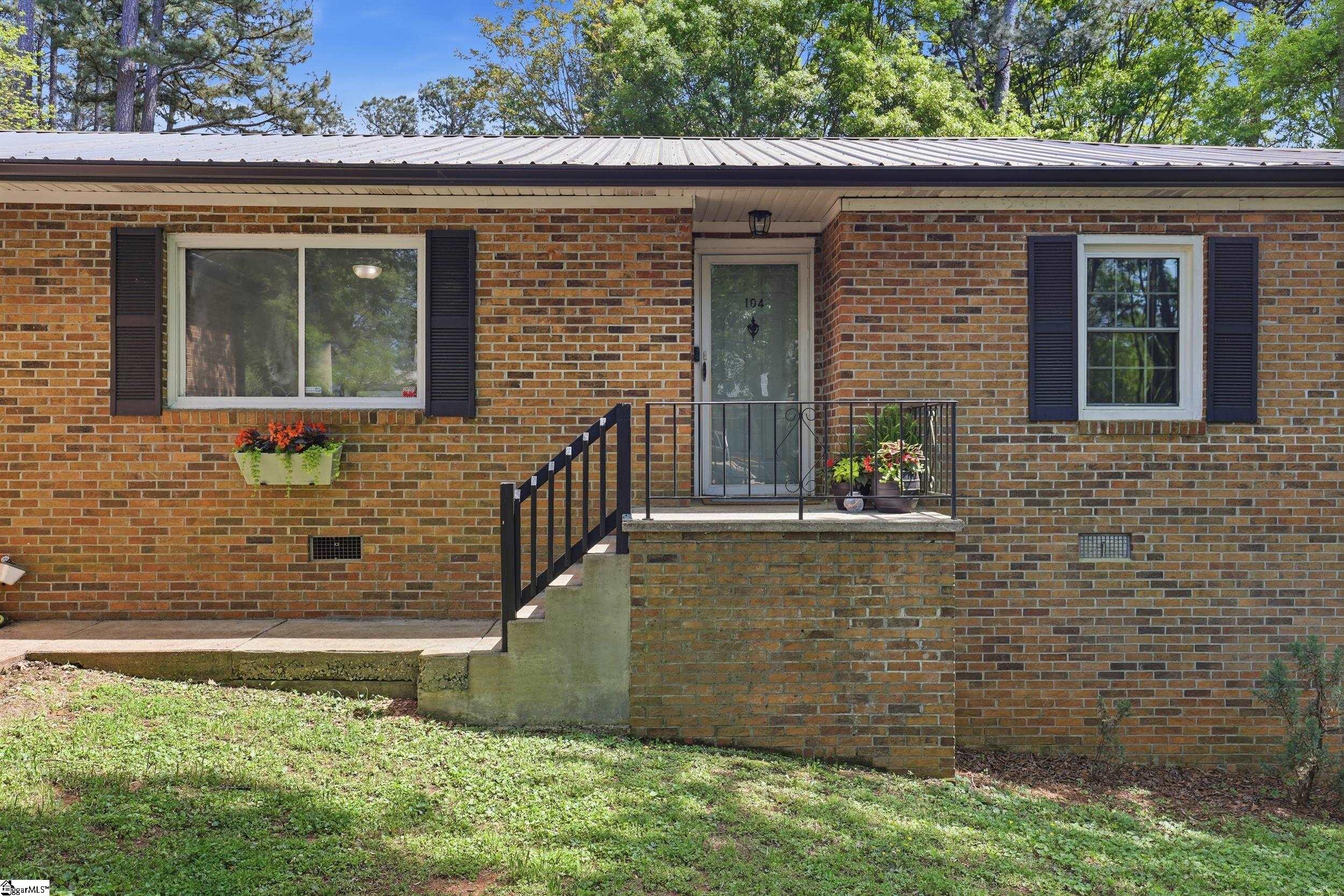 104 Topeka Lane Pendleton, SC 29670 - Photo 2 of 46