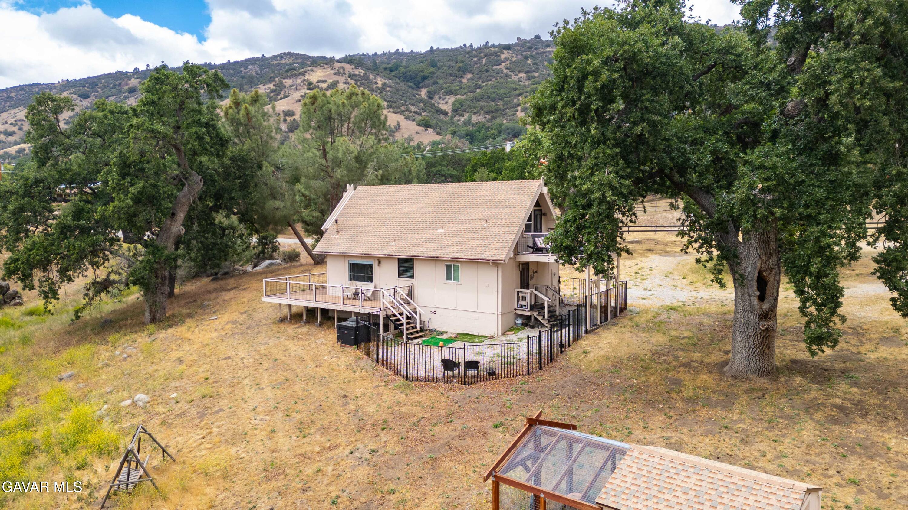27200 Bear Valley Road Tehachapi, CA 93561 - Photo 5 of 40 27200 Bear Valley Rd Tehachapi,-5