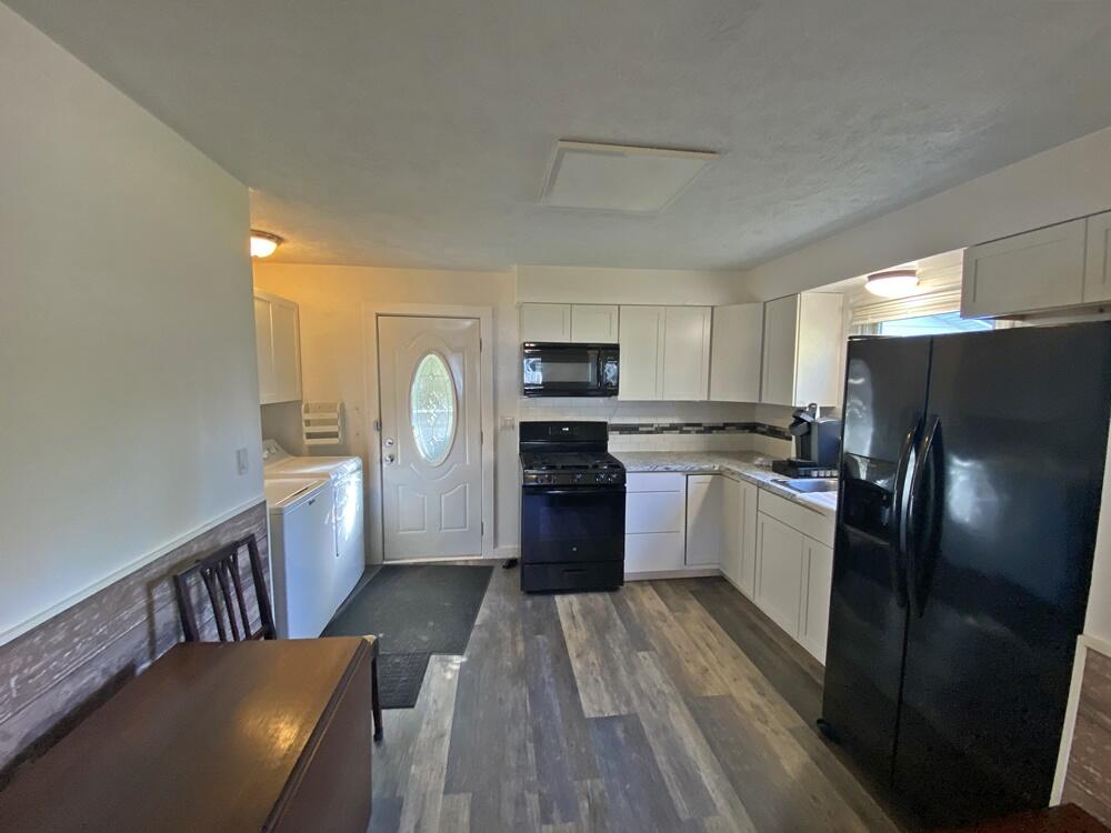 4106 19 Mile Road Barryton, MI 49305 - Photo 3 of 14 3. Kitchen
