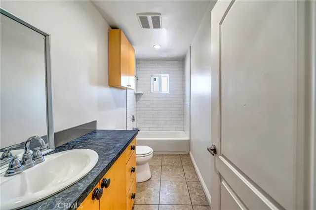 $1,800 | 6735 Elmer Avenue, Unit 12, North Hollywood, CA 91606