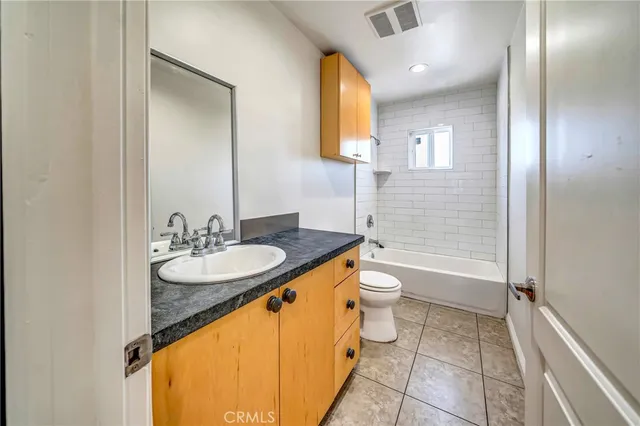 $1,800 | 6735 Elmer Avenue, Unit 12, North Hollywood, CA 91606