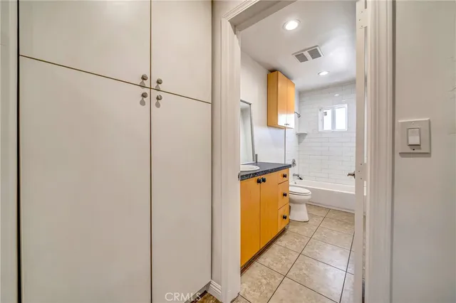 $1,800 | 6735 Elmer Avenue, Unit 12, North Hollywood, CA 91606