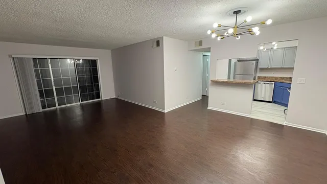 $1,849 | 1125 Pleasant Run Drive, Unit 806, Wheeling, IL 60090