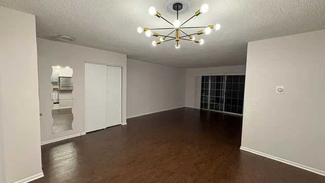 $1,849 | 1125 Pleasant Run Drive, Unit 806, Wheeling, IL 60090