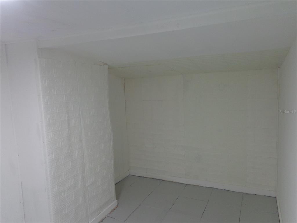 2878 Northeast 161st Street Citra, FL 32113 - Photo 18 of 38 a view of small space