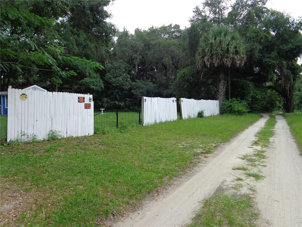 2878 Northeast 161st Street Citra, FL 32113 - Photo 32 of 38 a view of a back yard