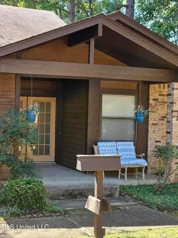 $209,000 | 6 Shore Drive, Clinton, MS 39056