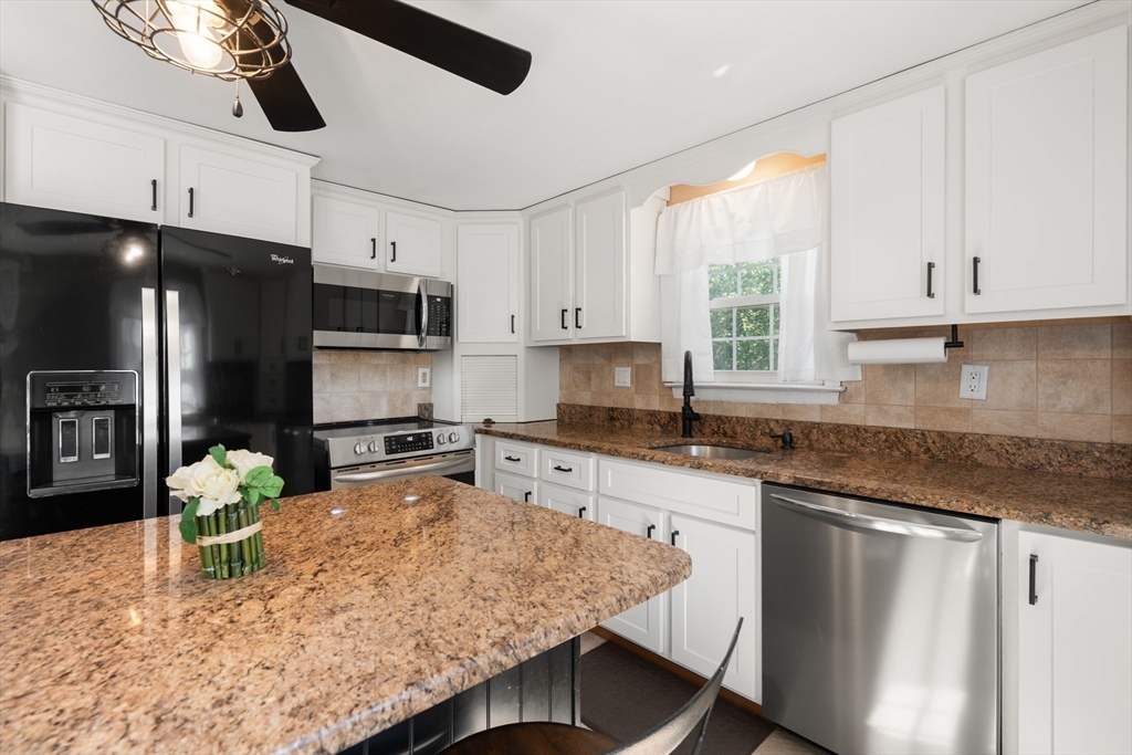 282 Cushman Road Rochester, MA 02770 - Photo 11 of 36