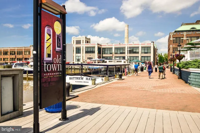 $2,400 | 1808 West Abingdon Drive, Unit 302, Alexandria, VA 22314