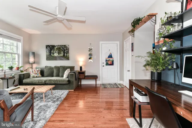 $2,400 | 1808 West Abingdon Drive, Unit 302, Alexandria, VA 22314