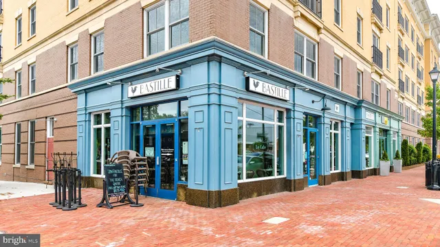 $2,400 | 1808 West Abingdon Drive, Unit 302, Alexandria, VA 22314