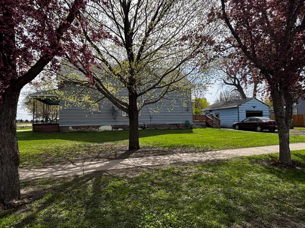 $70,000 | 904 4th Street Southeast, Pipestone, MN 56164