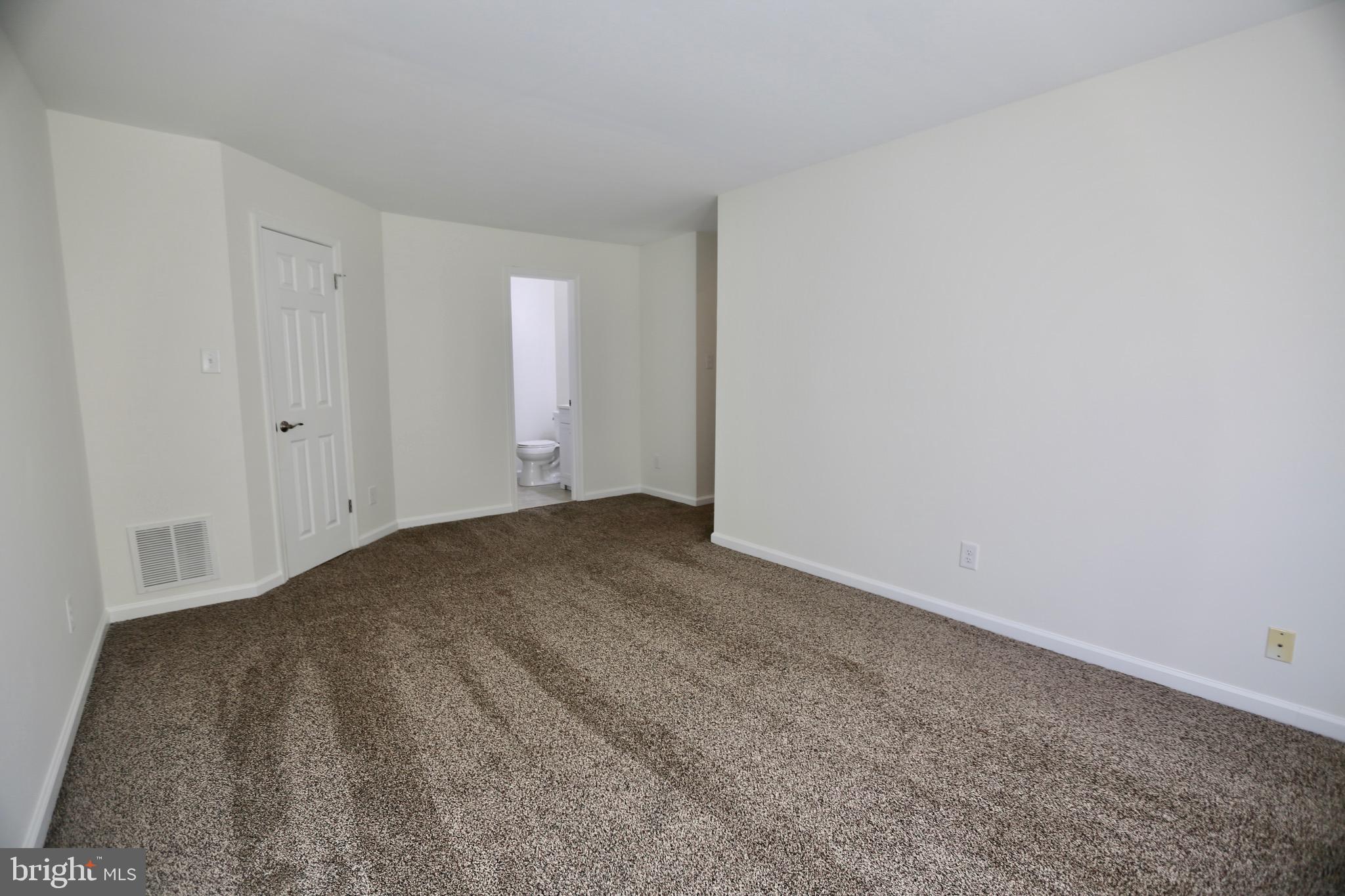 442 Atlanta Court Sewell, NJ 08080 - Photo 8 of 15 Primary Bedroom