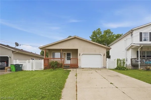 $150,000 | 1094 Stratford Street, Barberton, OH 44203