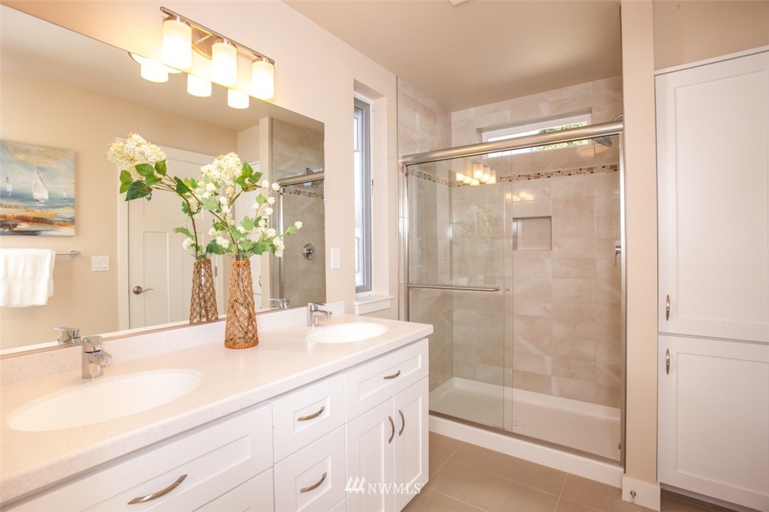 693 Wintersweet Road Northeast Bainbridge Island, WA 98110 - Photo 17 of 21 Gallery Image 17