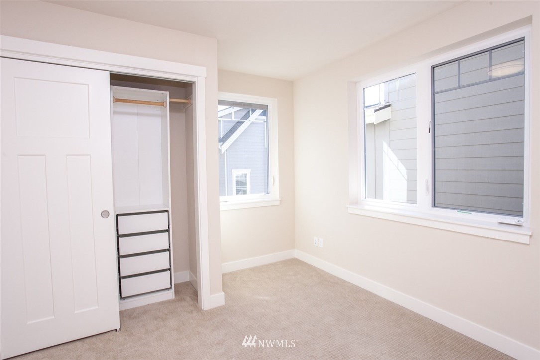 693 Wintersweet Road Northeast Bainbridge Island, WA 98110 - Photo 18 of 21 Gallery Image 18
