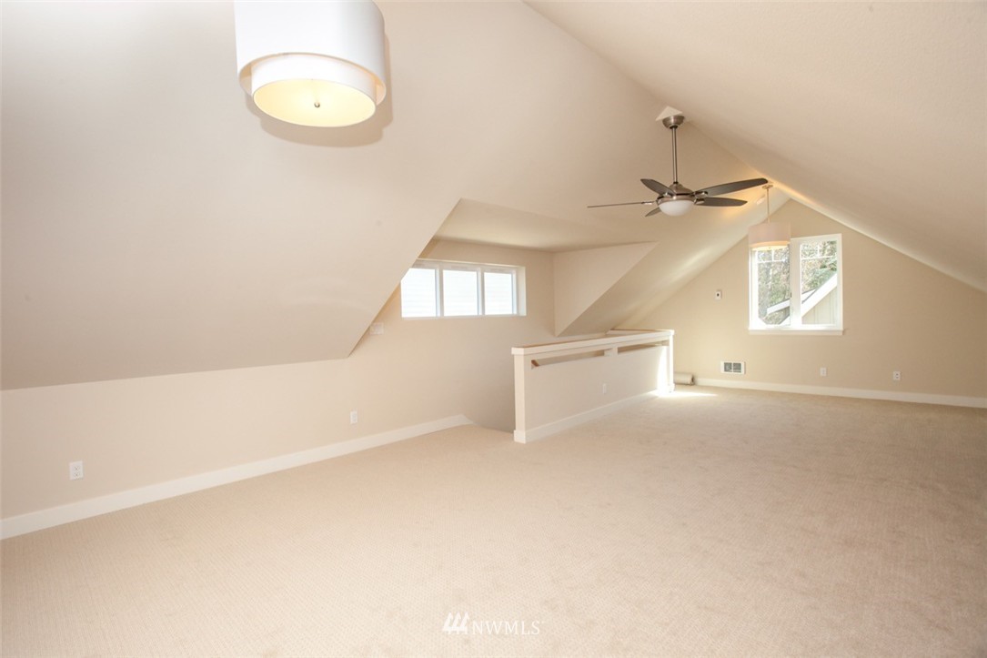 693 Wintersweet Road Northeast Bainbridge Island, WA 98110 - Photo 19 of 21 Gallery Image 19