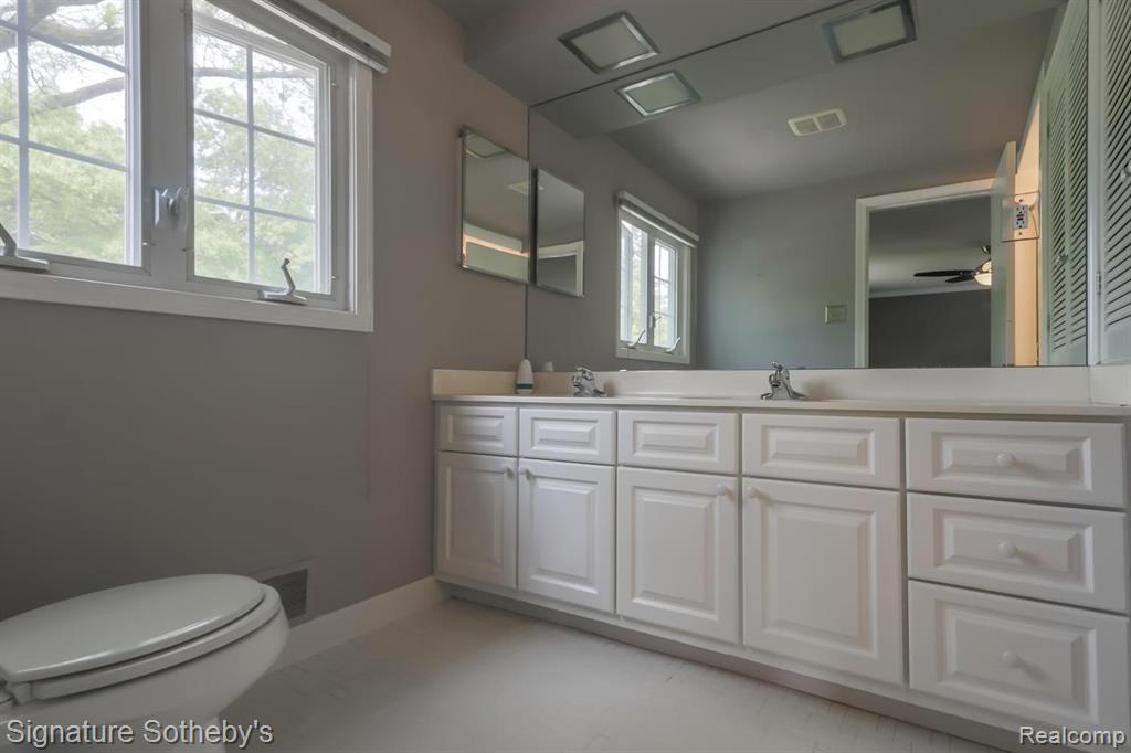 5139 Wing Lake Road Bloomfield Hills, MI 48302 - Photo 34 of 43