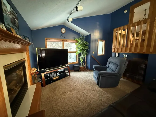 $320,000 | 2112 8th Street Southwest, Willmar, MN 56201