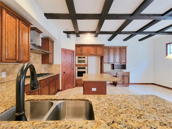 $2,595 | 1801 West 24th Street, Houston, TX 77008