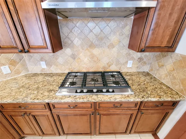 $2,595 | 1801 West 24th Street, Houston, TX 77008