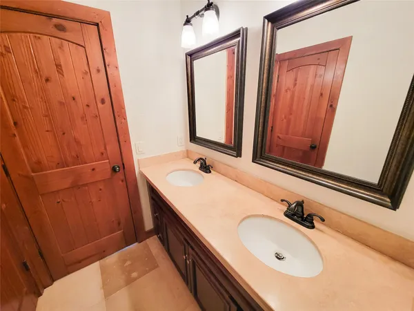 $2,595 | 1801 West 24th Street, Houston, TX 77008