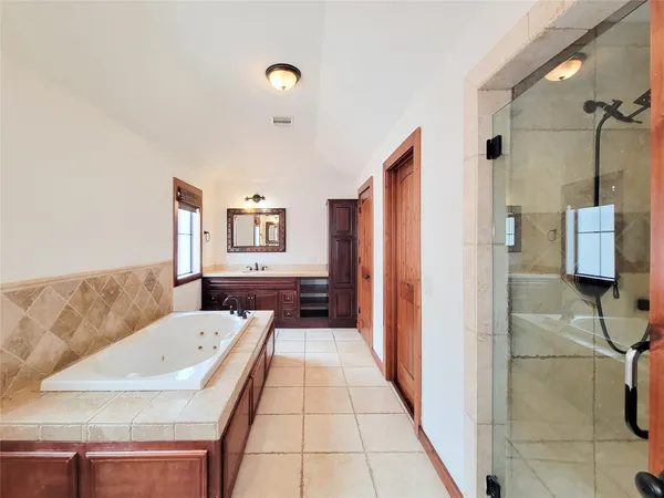 $2,595 | 1801 West 24th Street, Houston, TX 77008