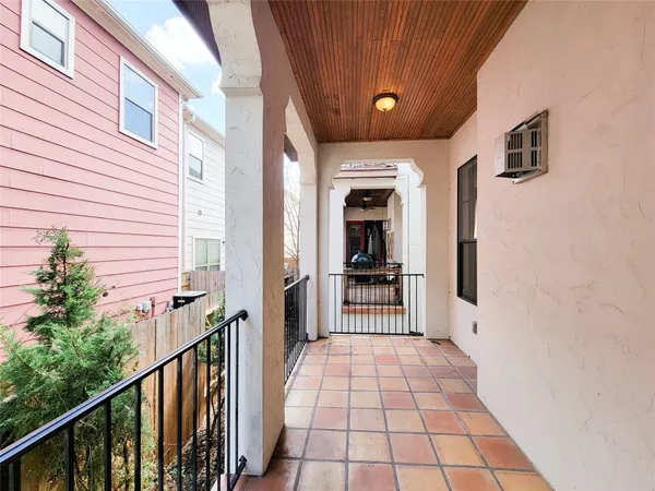 $2,595 | 1801 West 24th Street, Houston, TX 77008