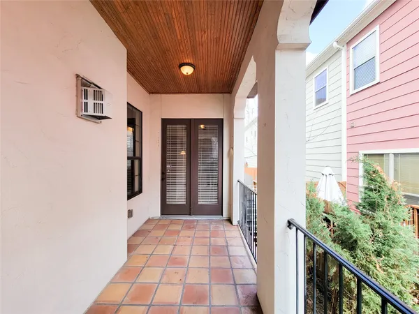 $2,595 | 1801 West 24th Street, Houston, TX 77008