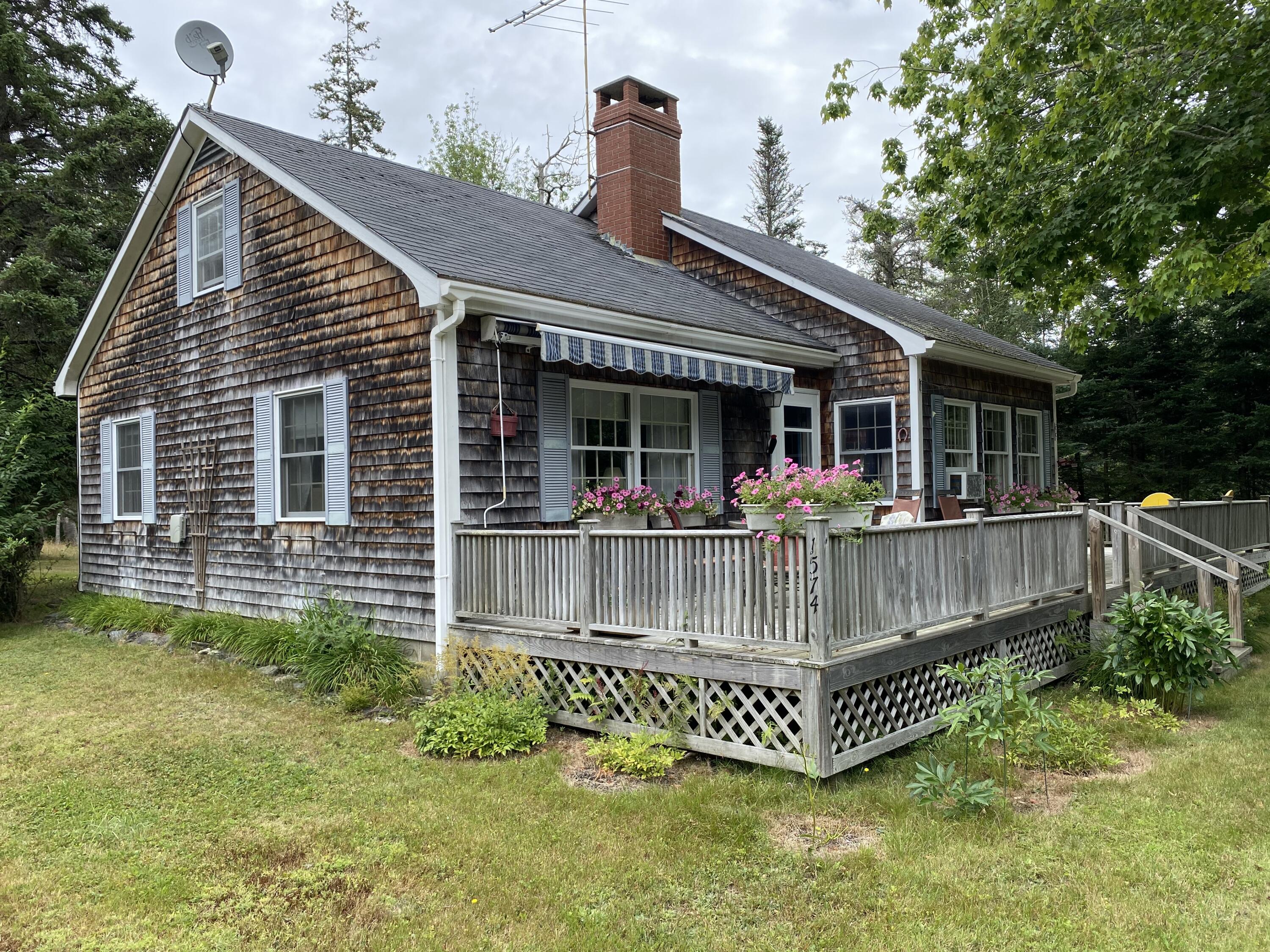 1574 Main Road Islesboro, ME 04848 - Photo 4 of 57 Porch