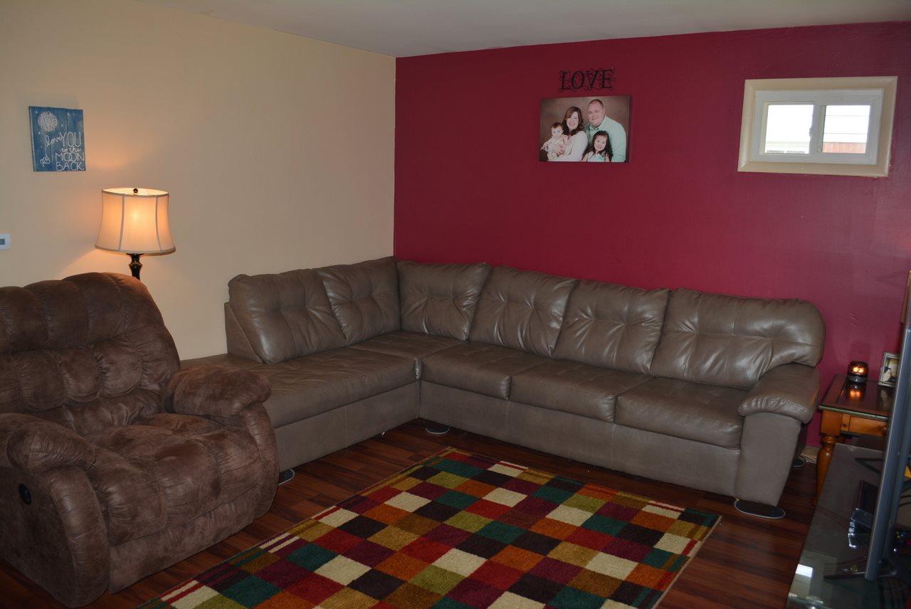 1705 South York Road Yorktown, IN 47396 - Photo 5 of 27 Gallery Image 5