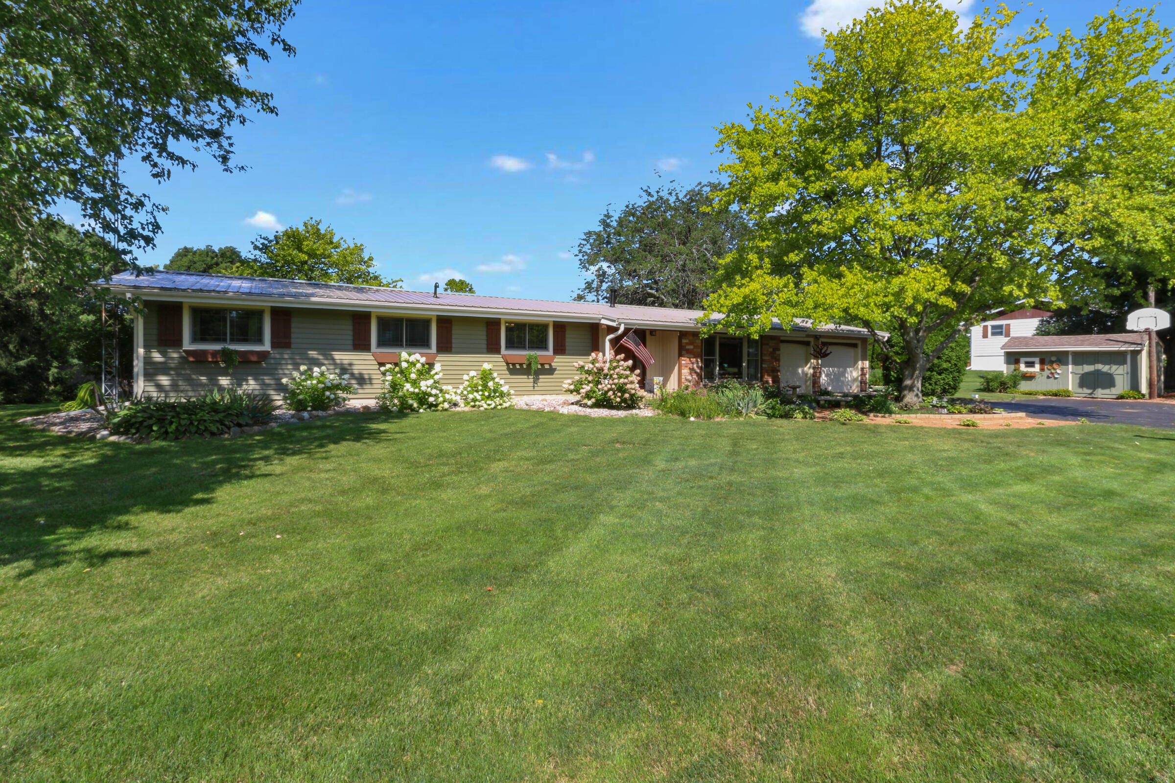 N1549 Bluebird Drive, Linn, WI 53147 Compass