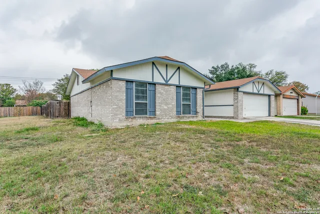 $1,495 | 2803 Fred Haise Drive, Kirby, TX 78219