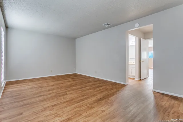 $1,495 | 2803 Fred Haise Drive, Kirby, TX 78219