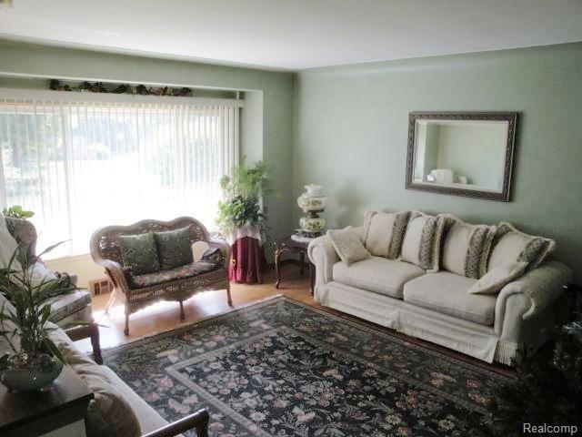 #2 Living Room.jpg