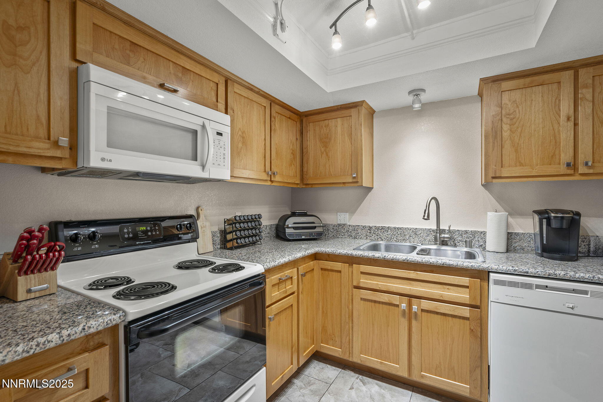27 Vista Rafael Parkway Reno, NV 89503 - Photo 11 of 20 11-web-or-mls-_DSC0228