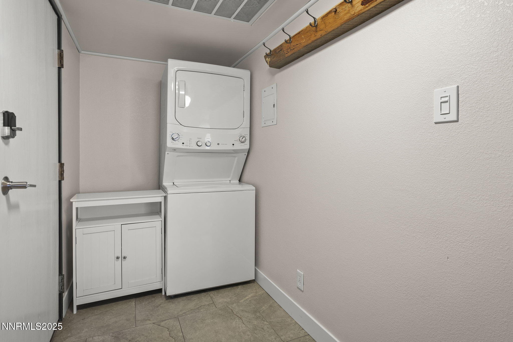27 Vista Rafael Parkway Reno, NV 89503 - Photo 17 of 20 17-web-or-mls-_DSC0219